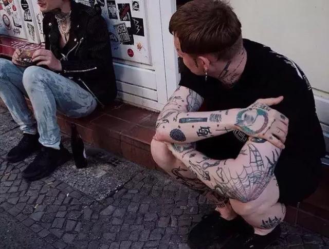 提问皮肤比较黑的人该怎么纹身呢