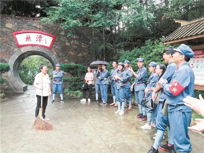 "井冈山上百灵鸟 好人365_江满凤