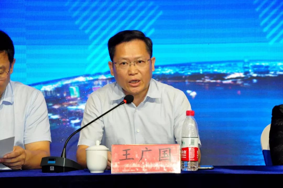 王广国在致辞中说,目前,河南籍华人华侨数量已经超过150万人,河南已是