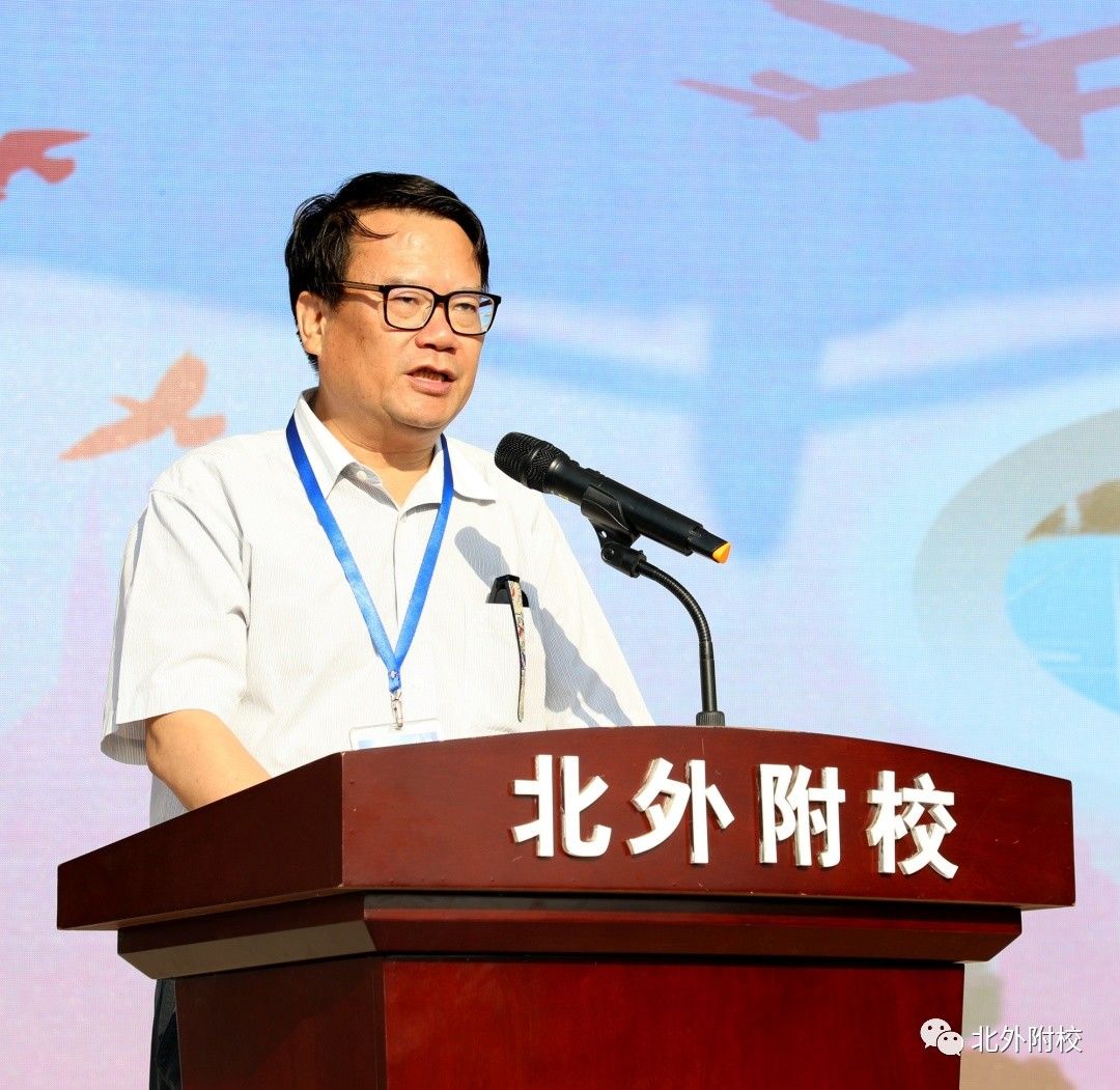 林卫民以"学习是赢得成功的资本"为题为新学期致辞.