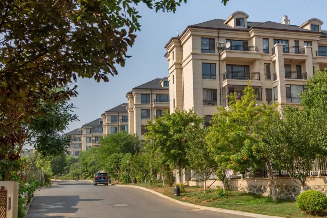 有金石滩3路项目南侧紧临金石滩79-89﹐花园洋房出行一步到位travel