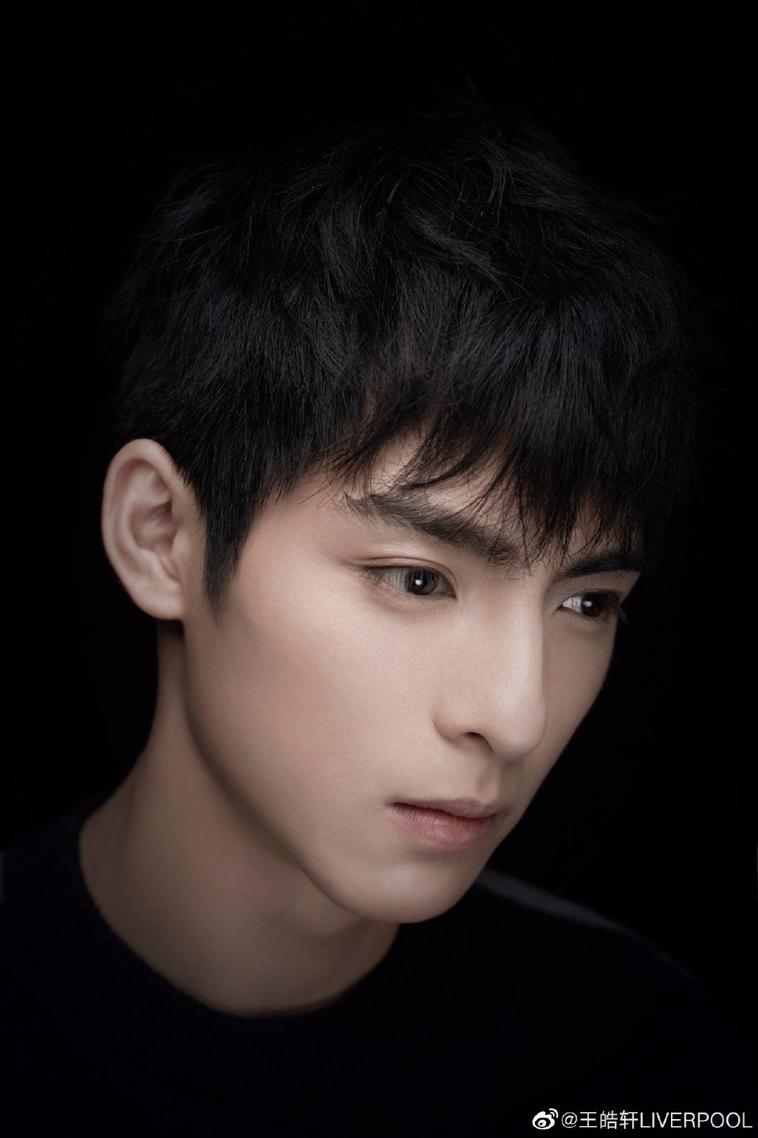 王皓轩24岁生日快乐热爱至死不渝少年未来可期