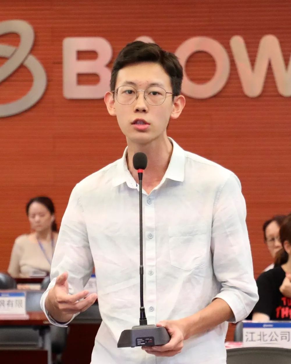 武汉大学辩论队队长罗冠华武汉大学辩论队副队长崔磊四大辩论队伍四大