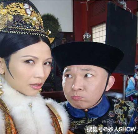 原创郑晓龙加赵丽颖等于爆款还记得他的甄嬛传吗罕见幕后照大曝光