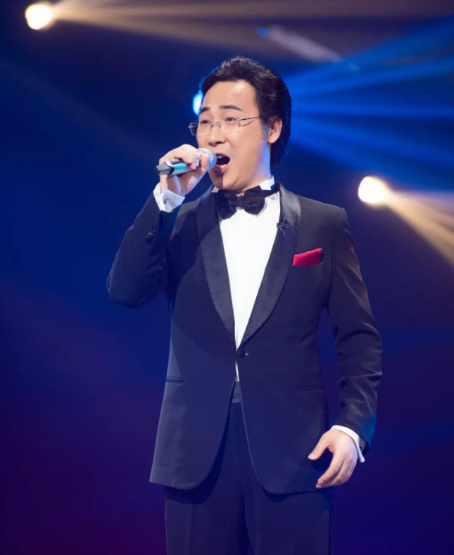 歌唱家波切利合作的跨界美声作品《if only》,男高音与男低音的碰撞再