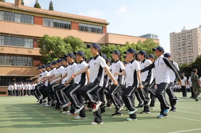 上海各高中校服图片