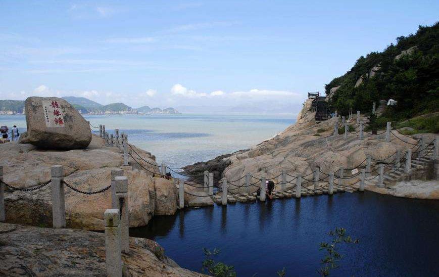 行程早餐後專車前往沈家門墩頭客運站,乘船前往桃花島.