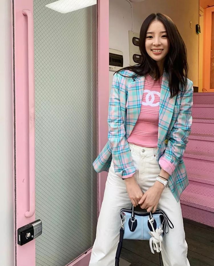 时尚博主搭配就是用来参考的韩国模特irenekim的换季穿搭范本