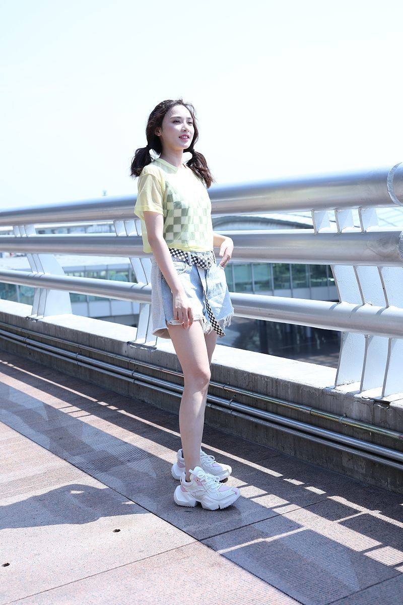 少女穿搭教科书,彭小苒机场数套穿搭可盐可甜,带你变身最靓的崽_黑色