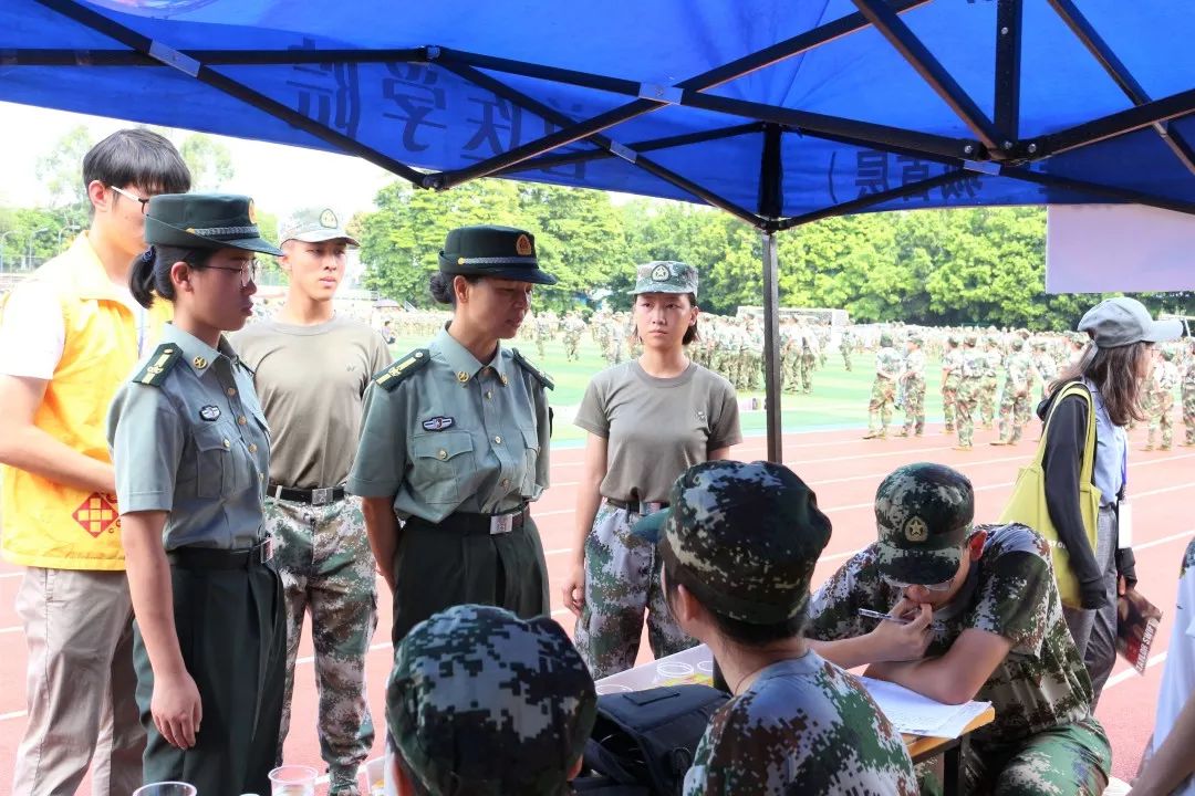 湛江雏鹰基地教官图片图片