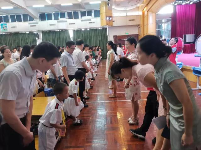 越秀朝天小学开笔礼朱砂开启读书智开笔破蒙悟做人