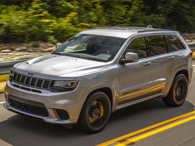 jeep新款大切诺基实拍v6v8引擎可选年内开售