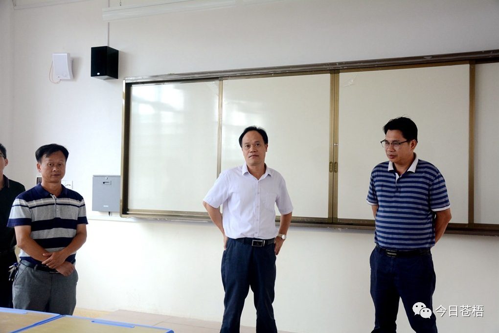 谢善高到苍梧第一初级中学调研开学准备工作进展情况