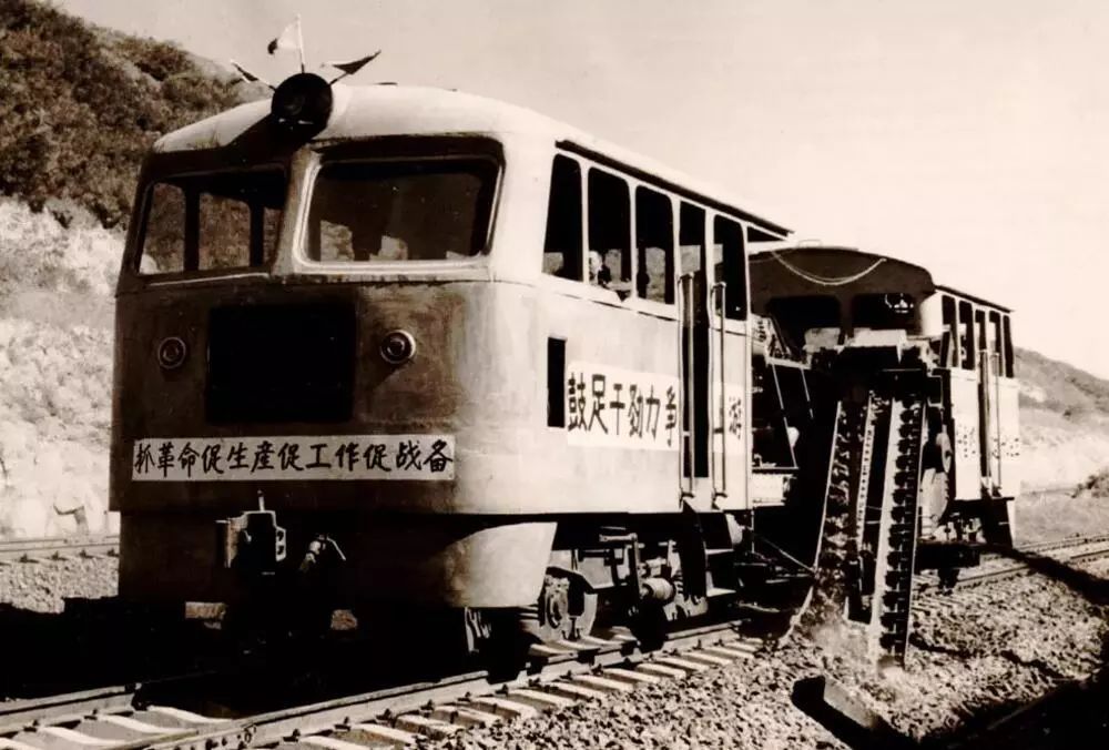 摆脱了完全依靠人力进行铁路养护的时代相继在沈阳铁路管内投入使用