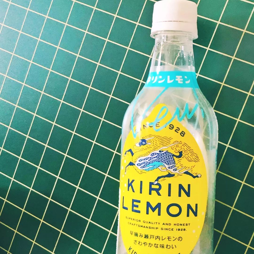 不过,我丈夫不止一次说过,他上中学时在学校门口喝过的麒麟汽水更好喝