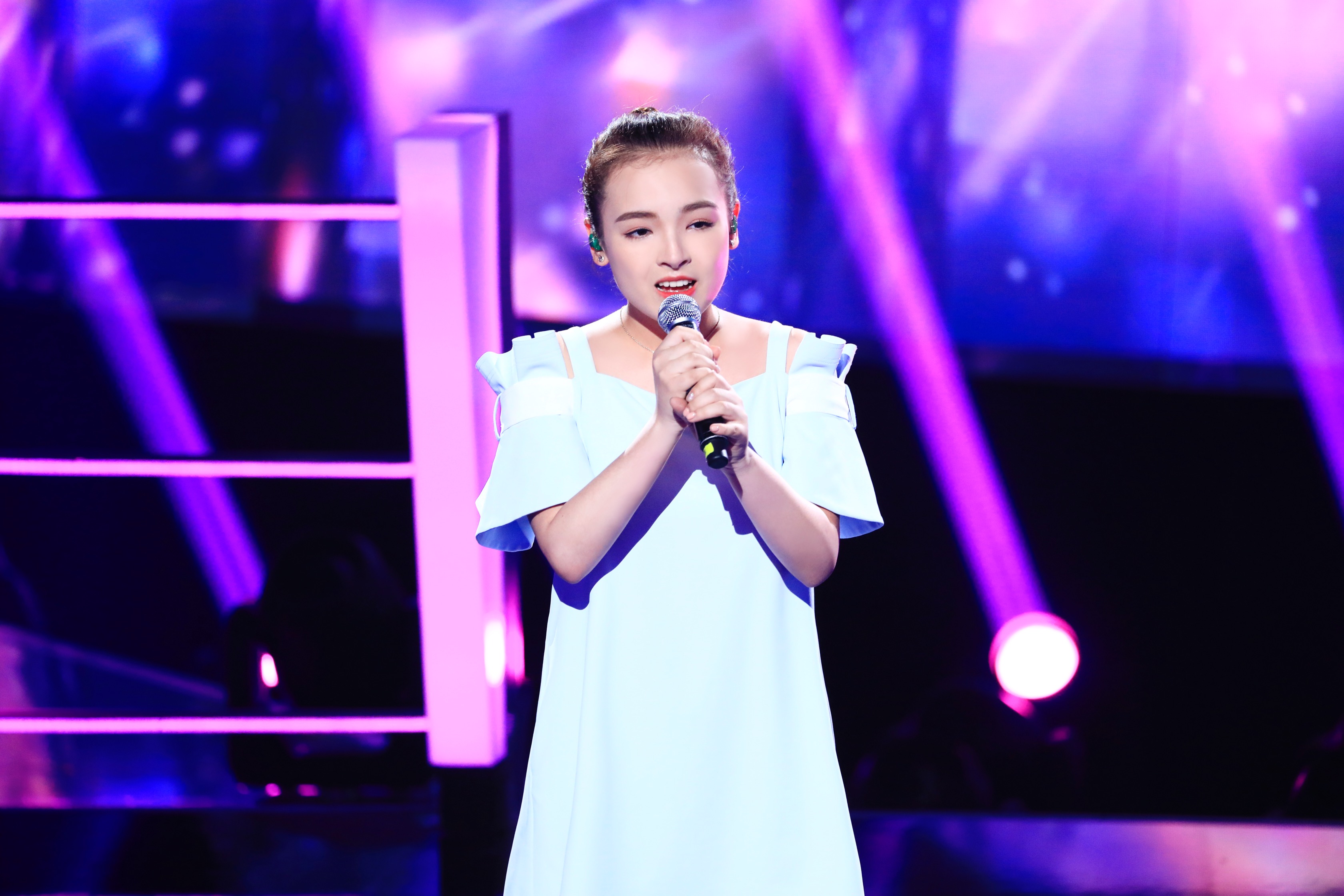 爱新觉罗媚好声音舞台演绎长腿叔叔不同曲风完美展现可塑性