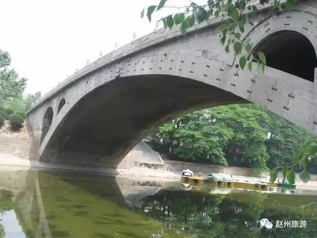 柏林塔前香火旺,鲁班造桥赶石头.帝王巡游赐墨迹,洨水静谧写娇柔.