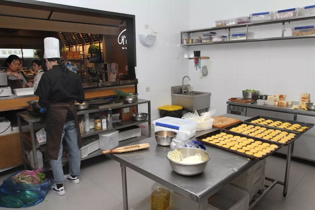 永康人戒不掉的甜品后厨曝光蛋糕篇一