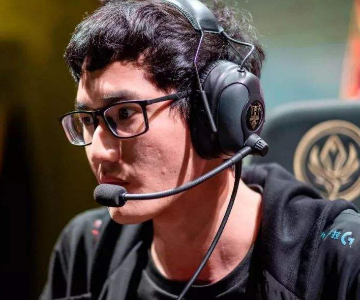 rng赛后采访卡萨被问想对硬币哥说什么他的回答略显幽默