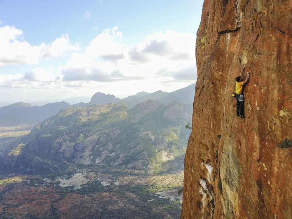 【奥斯卡最佳纪录片】《徒手攀岩》,太震撼了!_alex