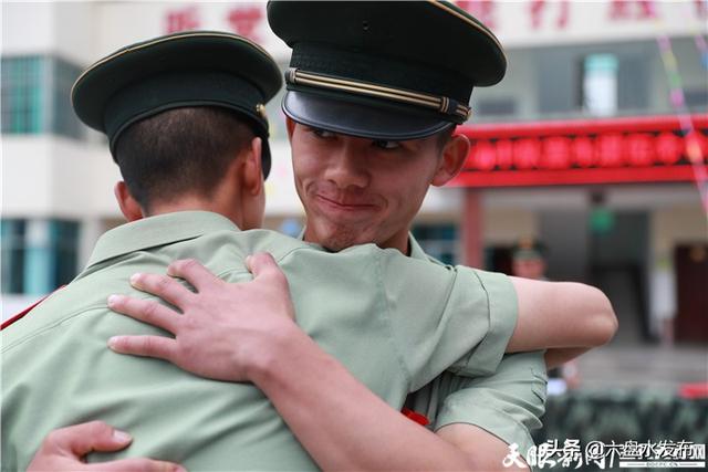 【天眼新闻】又是一年退伍季 战友情谊不舍别离
