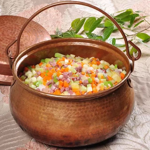 云南的特色,最是那一碗香喷喷的铜锅洋芋饭