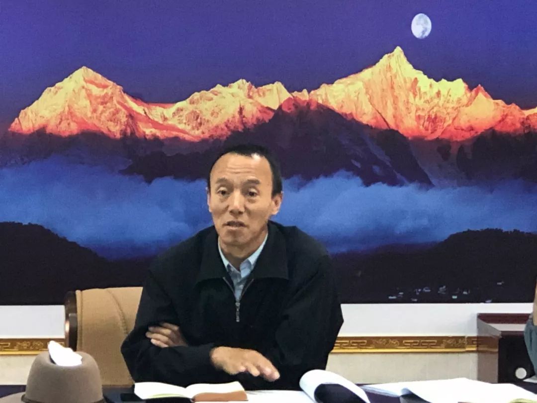 2019年9月1日,县委常委,常务副县长宫布主持召开德钦县"9·01"地震