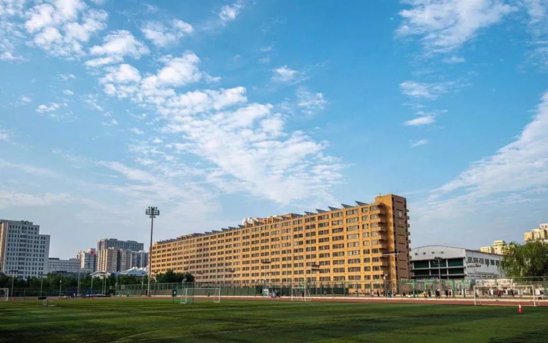 你以为它是这样的堪称我贸活招牌"亚洲最大单体宿舍"虹远楼宿舍也会想