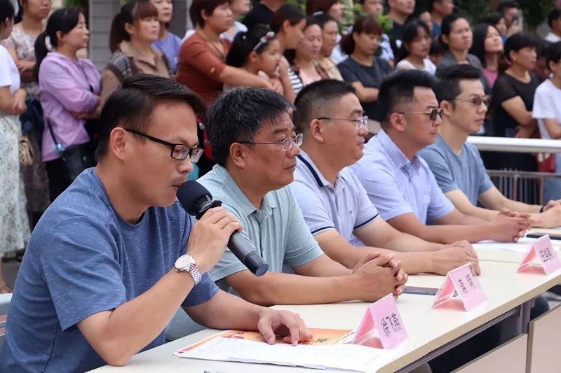军训娃好样的步入新学校后的第一份完美答卷