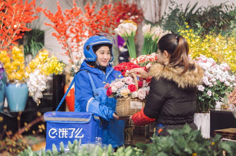 近万名大学生暑期兼职做饿了么骑士一个月赚三个月生活费