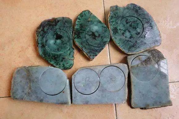 翡翠的做工优劣对成品的价值有着举足轻重的影响来看看翡翠玉石的加工