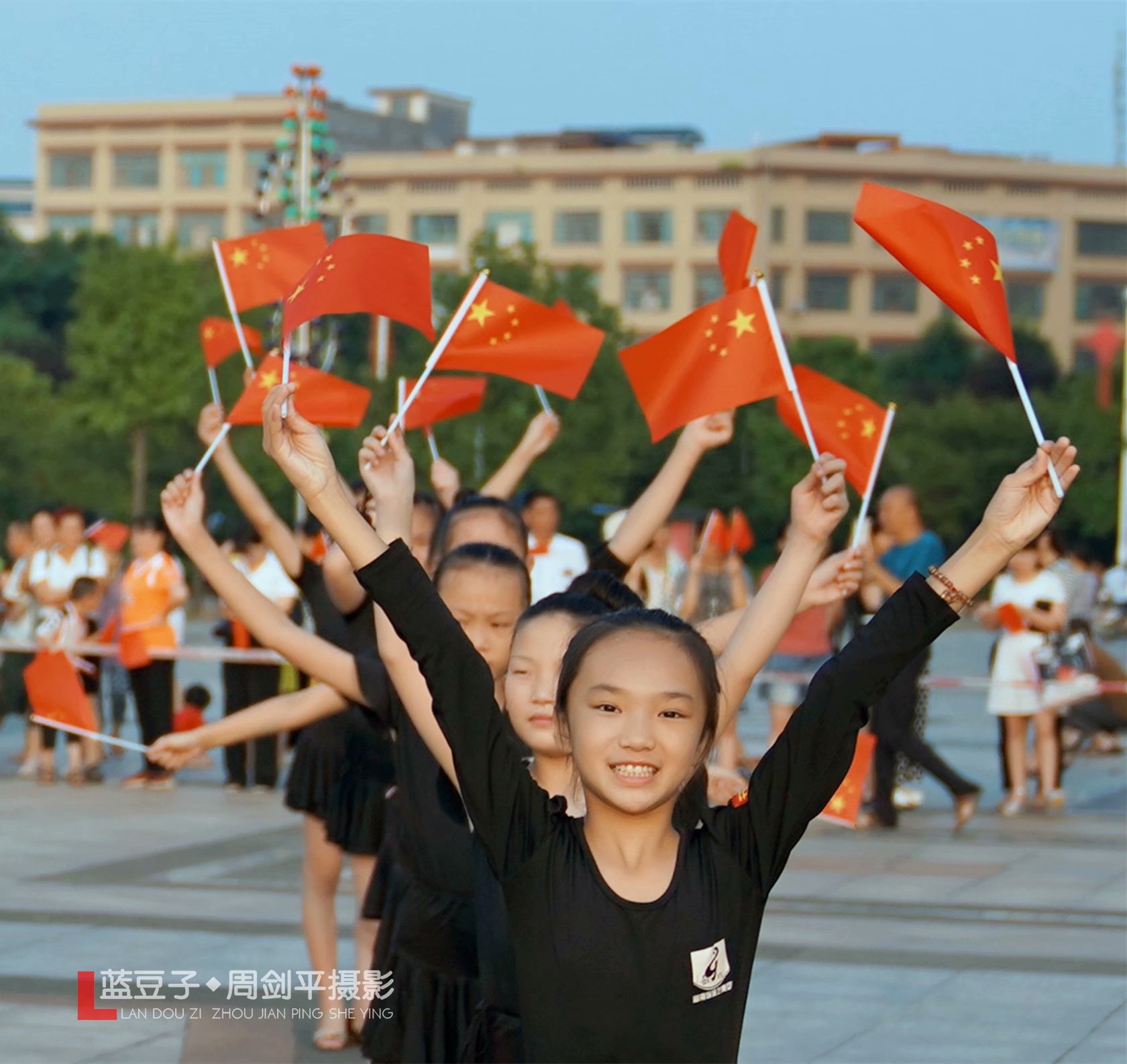 武冈版我和我的祖国唱响千年王城致敬祖国70华诞