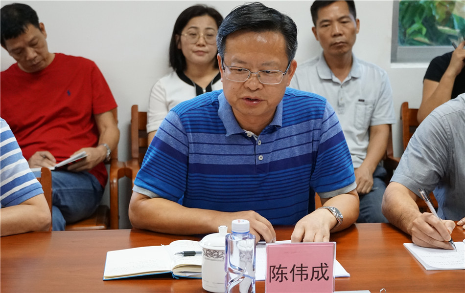 (开平市委统战部办公室)陈伟成同志强调,统战部领导班子和全体干部要