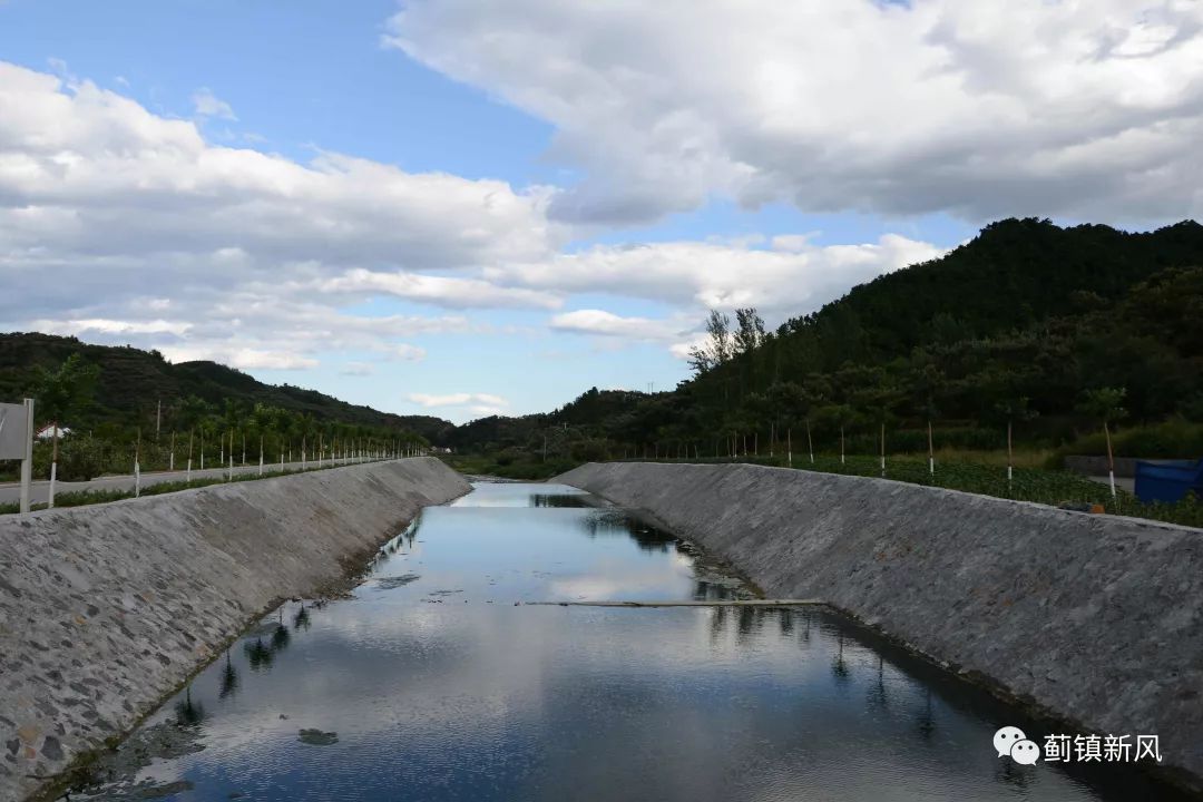 修整后的河坝村民积极参与"美丽庭院"创建新建的村内广场打造精品农家