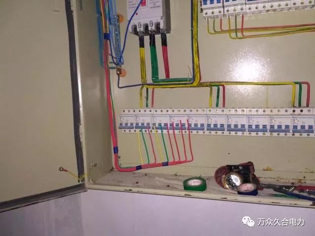 家用配电箱端子如何接线