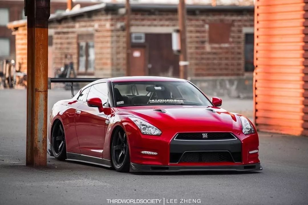 r35 gt-r动力足够,但是太重 —— 我们需要提升操控!操控!