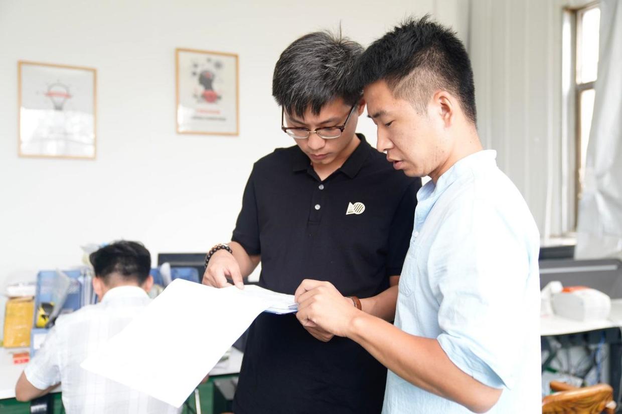 大学生回乡创业苏宁拼购成农村电商的破局者