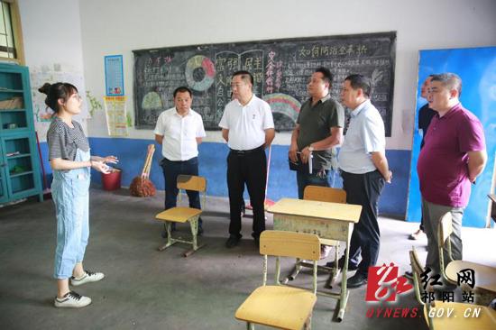 周新辉一行先后深入祁阳七中,白水镇中学,观音滩镇八尺完小,县特殊