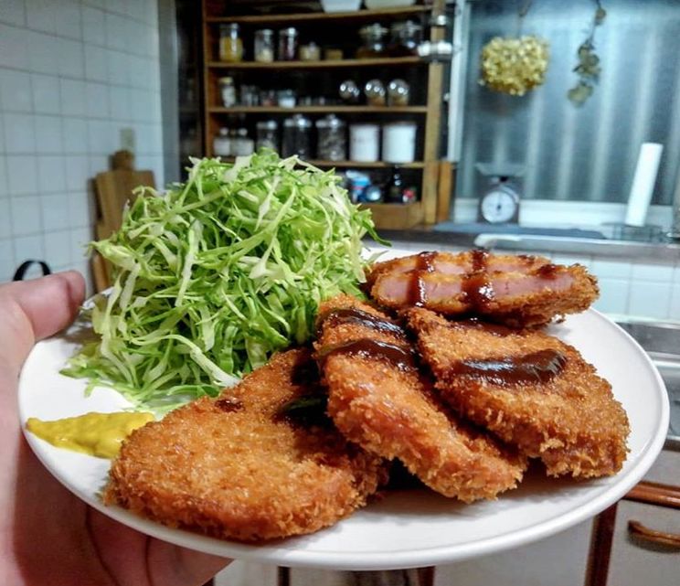 一點都不油膩 西蘭花章魚小香腸燜飯 至於自己的便當 watao老爸只有一