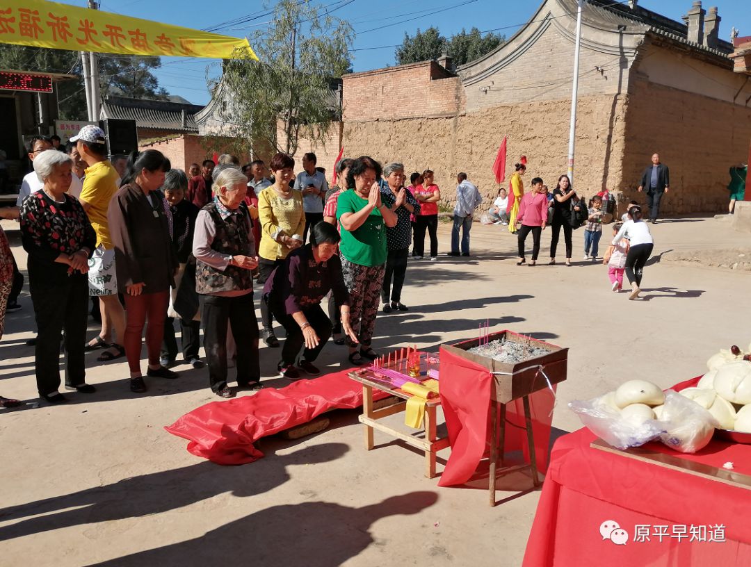 鞭炮齐鸣,红旗招展,还有八音会