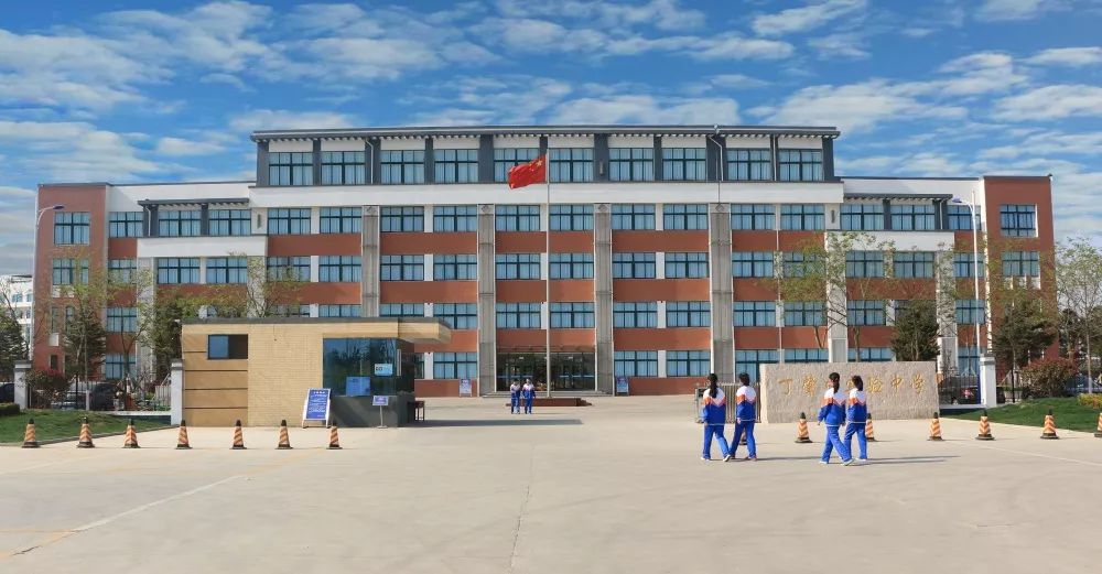 不忘初心担使命风雨同舟起航程