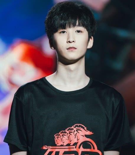 绝地求生:4am粉丝为什么总是给永远开会?爱之深,责之切