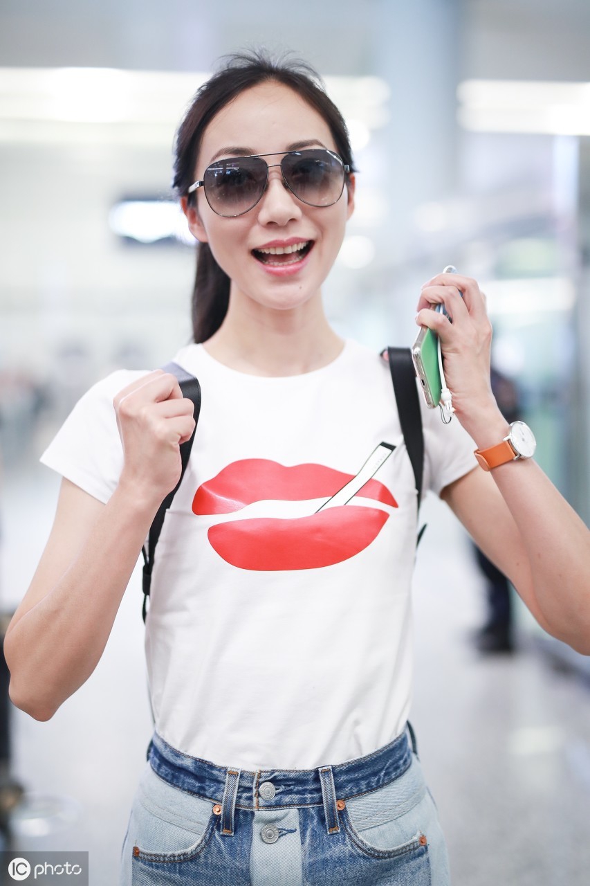 韩雪机场墨镜照,每一张都气质迷人