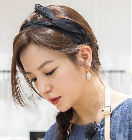 时尚减龄杨紫发带少女感十足