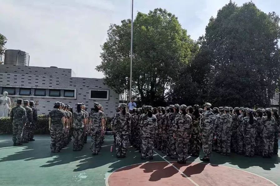 開學軍訓季走進餘杭衛校遇見更好的自己