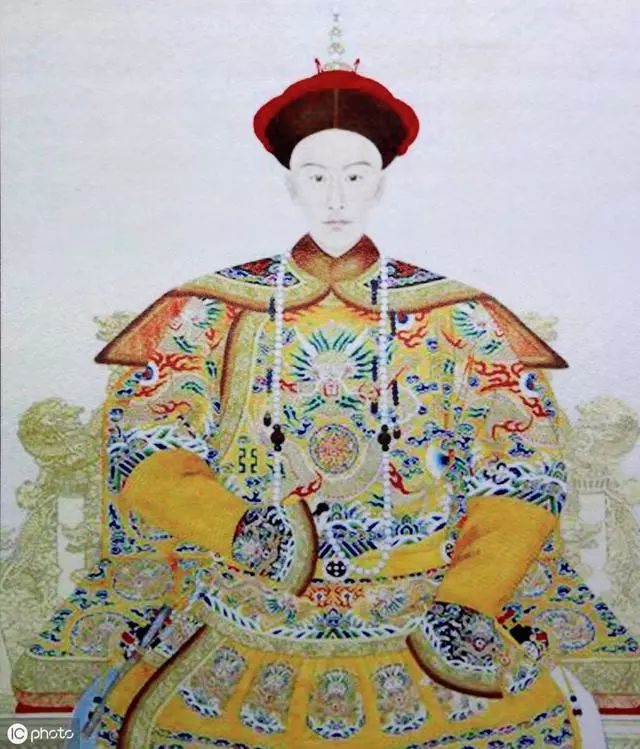 清朝十二帝画像,霸气一点点消失,面相由盛转衰_爱新觉罗·