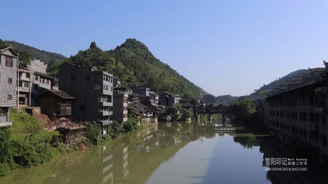 洗车河古镇,地处龙山县城东南65公里处,东接他砂乡,西交咱果乡,南连苗