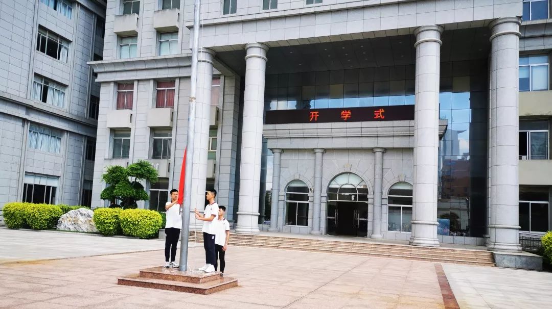 岁月峥嵘需拼搏年华潇洒莫蹉跎石狮一中举行2019年秋季开学典礼