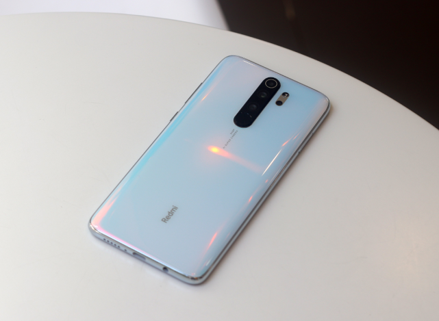 千元四摄手机明日10点首销redminote8系列真香