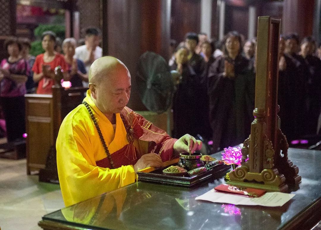 光照大千慧灯永续丨广州光孝寺圆满举行六祖圣诞传灯法会